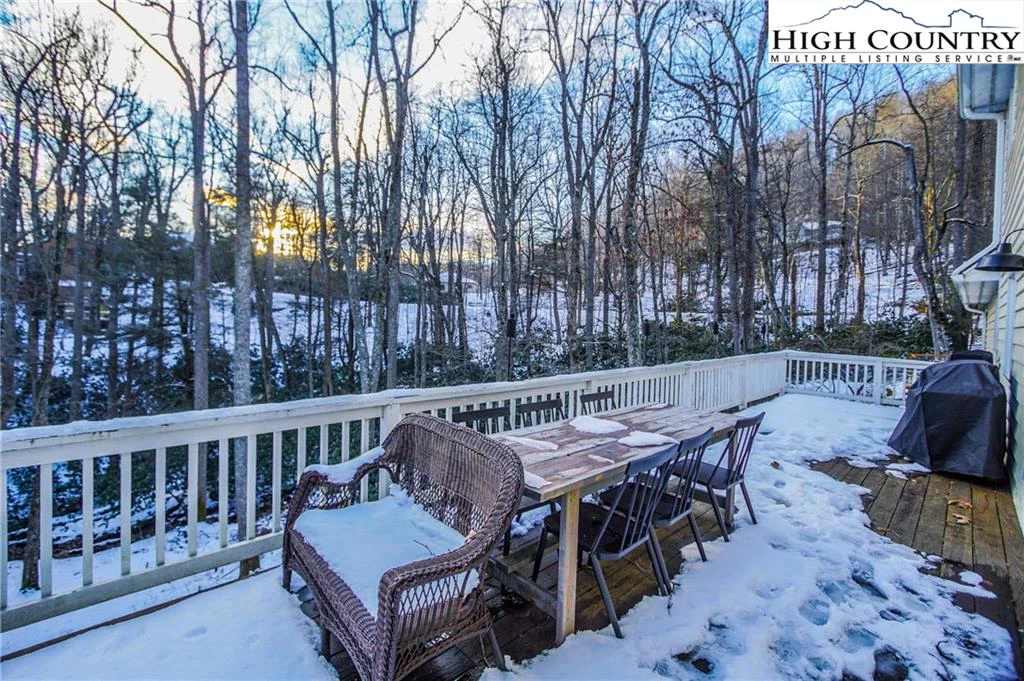 Image number 15 for the current listing