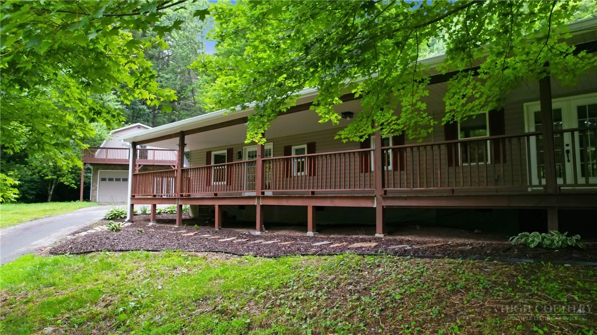 Image number 4 for the current listing
