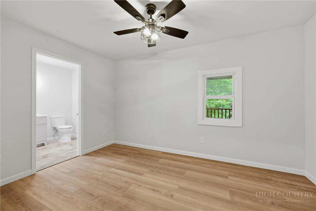 Image number 20 for the current listing