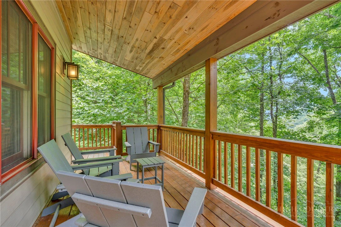 Image number 19 for the current listing