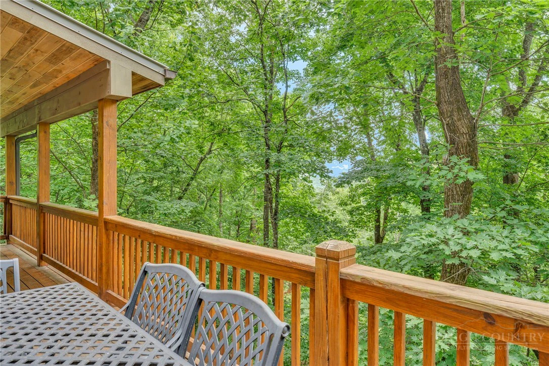 Image number 21 for the current listing