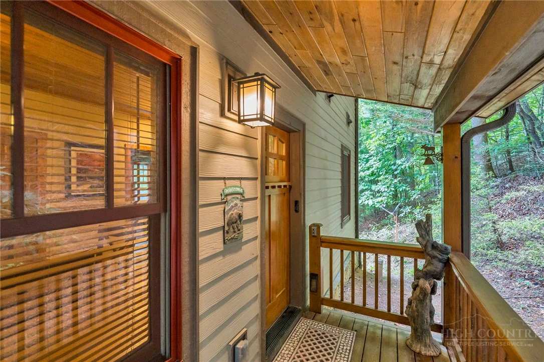 Image number 8 for the current listing