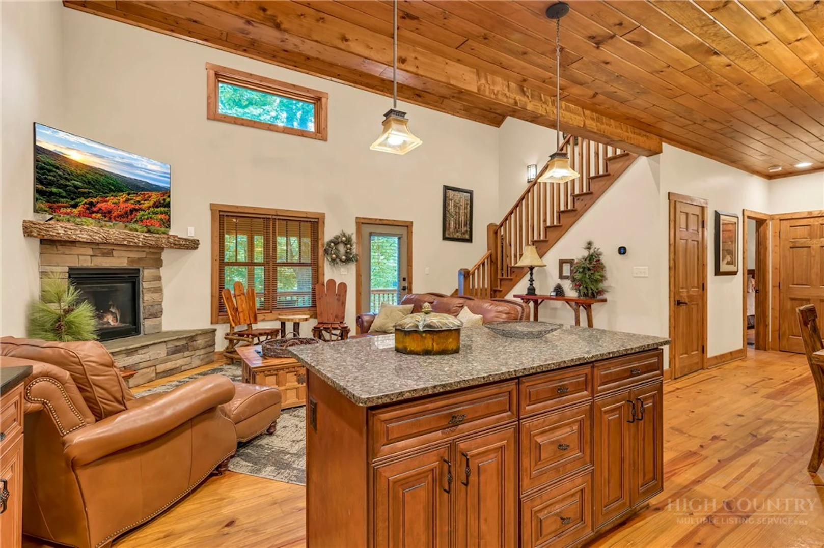 Image number 14 for the current listing