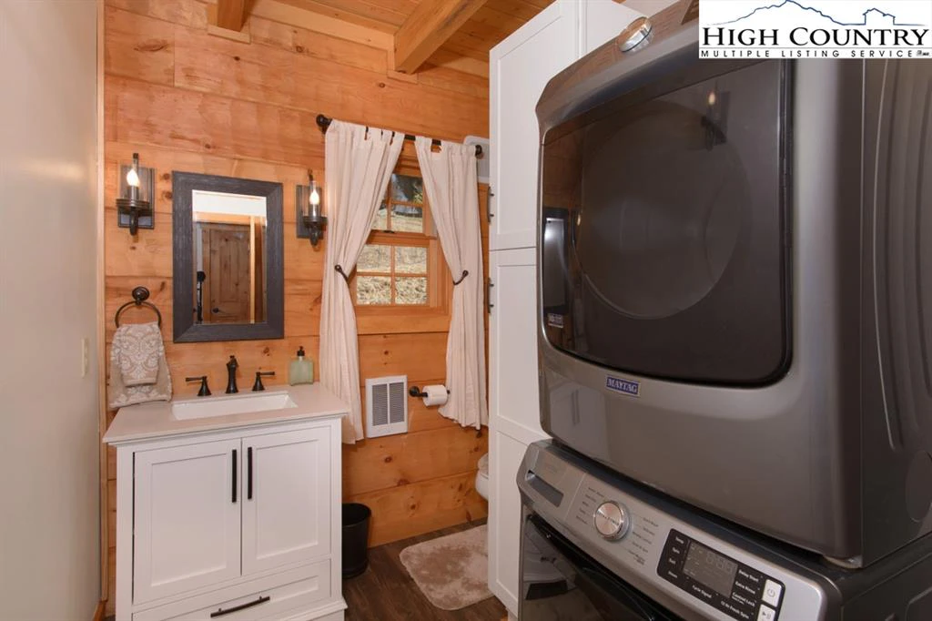 Image number 3 for the current listing