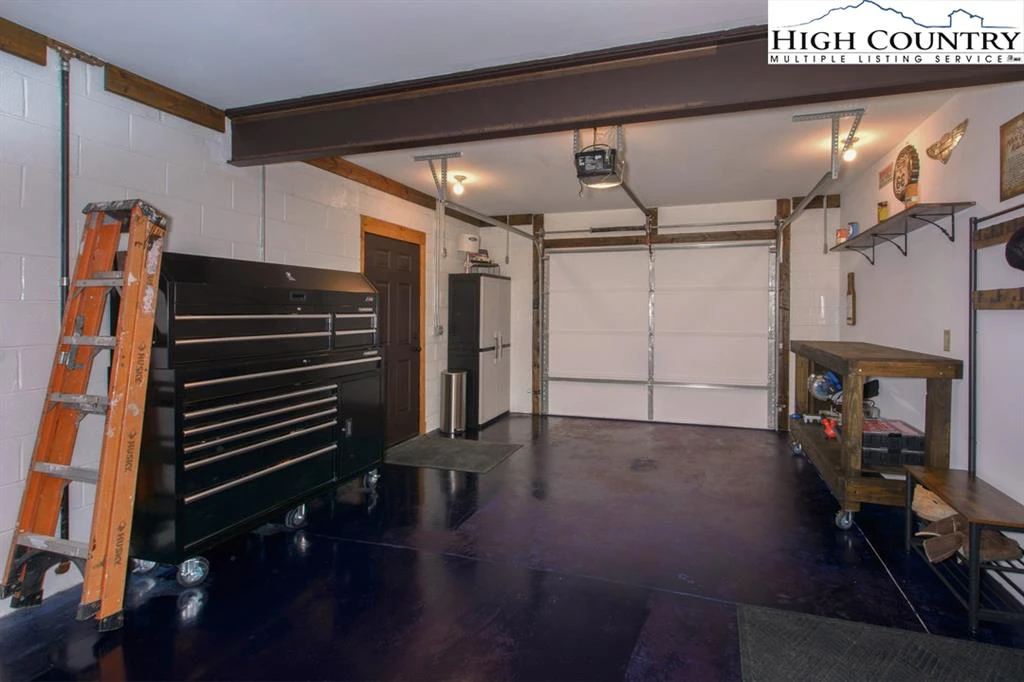 Image number 13 for the current listing