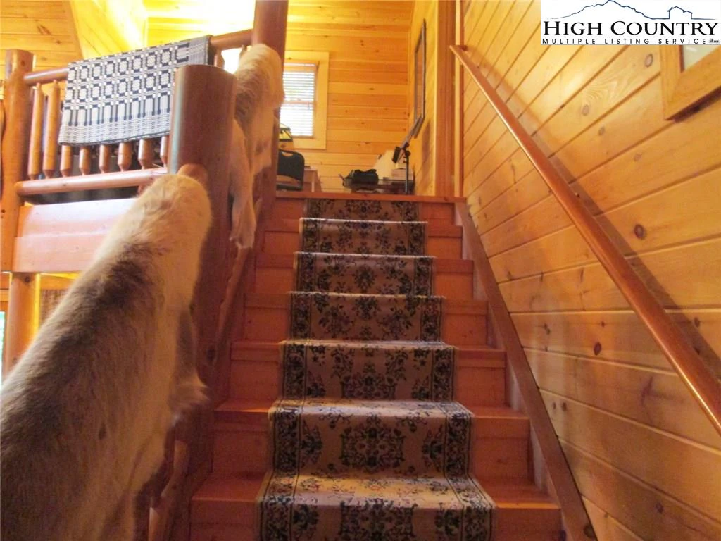 Image number 8 for the current listing