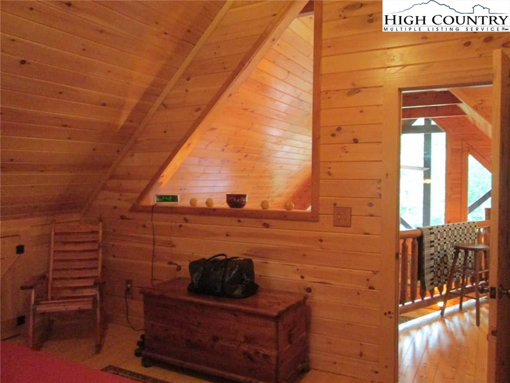 Image number 7 for the current listing
