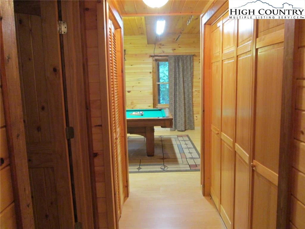 Image number 4 for the current listing
