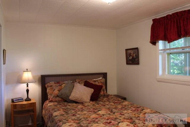 Image number 5 for the current listing