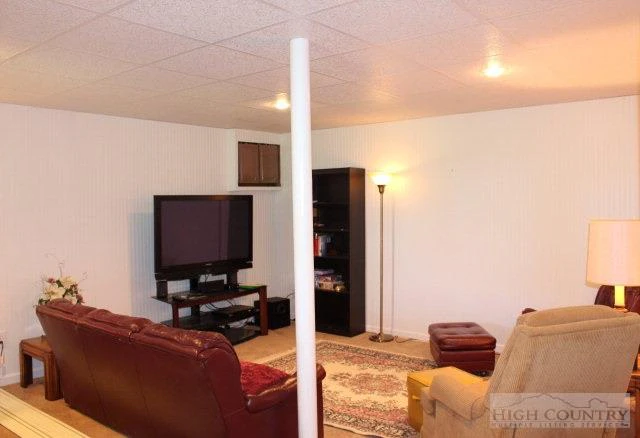 Image number 7 for the current listing