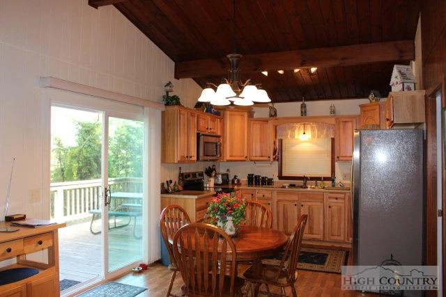 Image number 9 for the current listing
