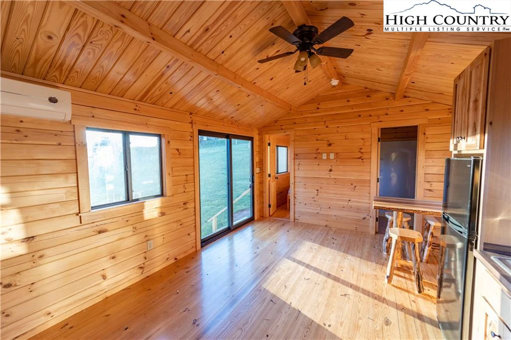 Image number 10 for the current listing