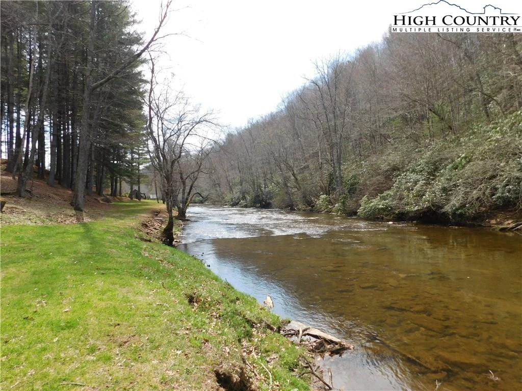 Image number 16 for the current listing