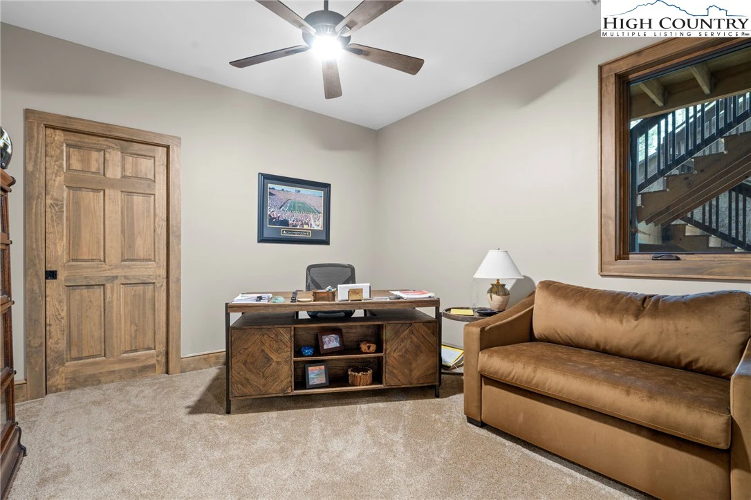 Image number 20 for the current listing