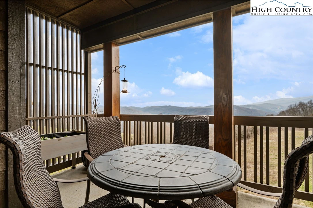 Image number 13 for the current listing