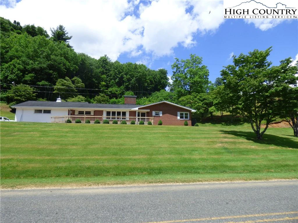 Image number 1 for the current listing