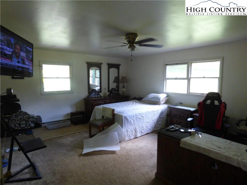 Image number 7 for the current listing