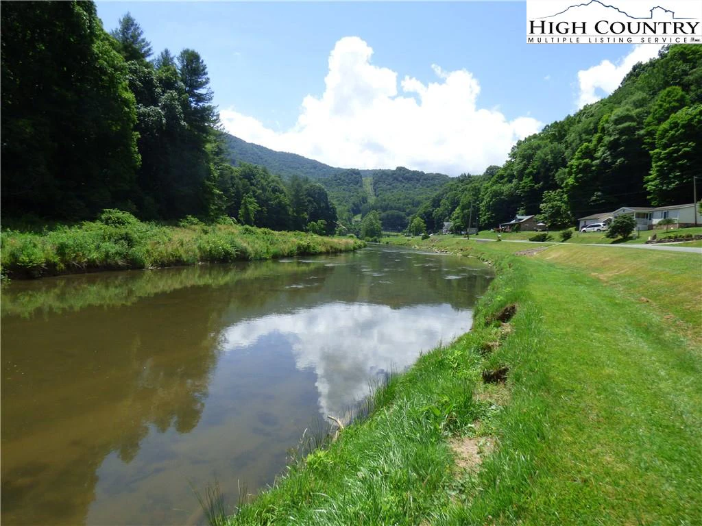 Image number 19 for the current listing