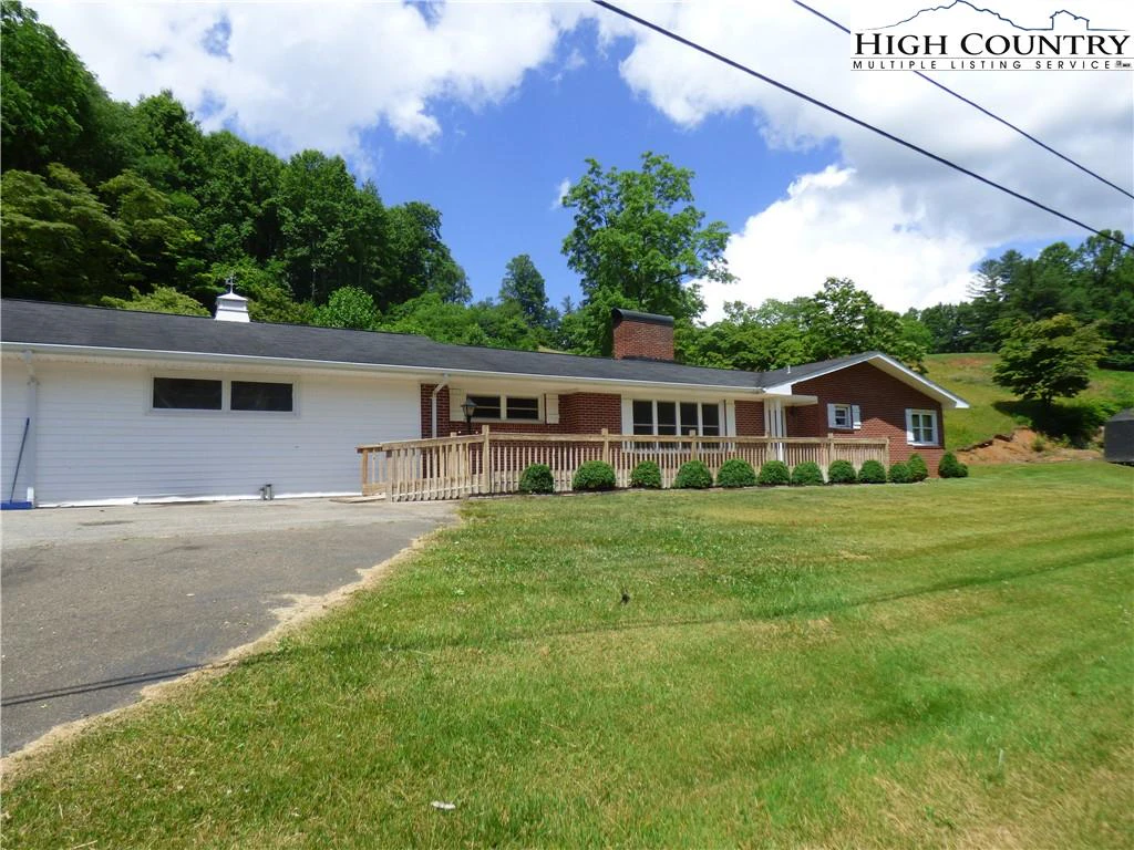 Image number 17 for the current listing