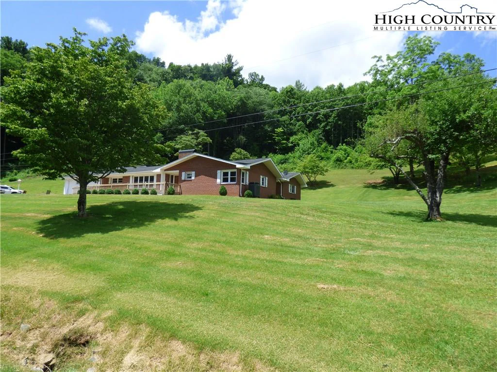 Image number 16 for the current listing