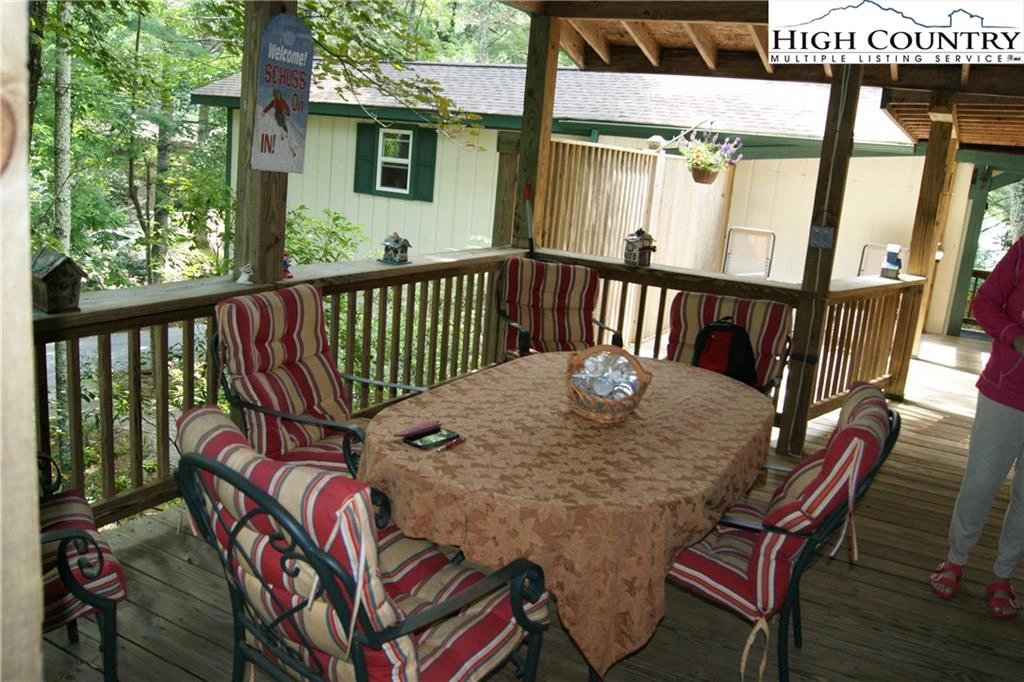 Image number 5 for the current listing