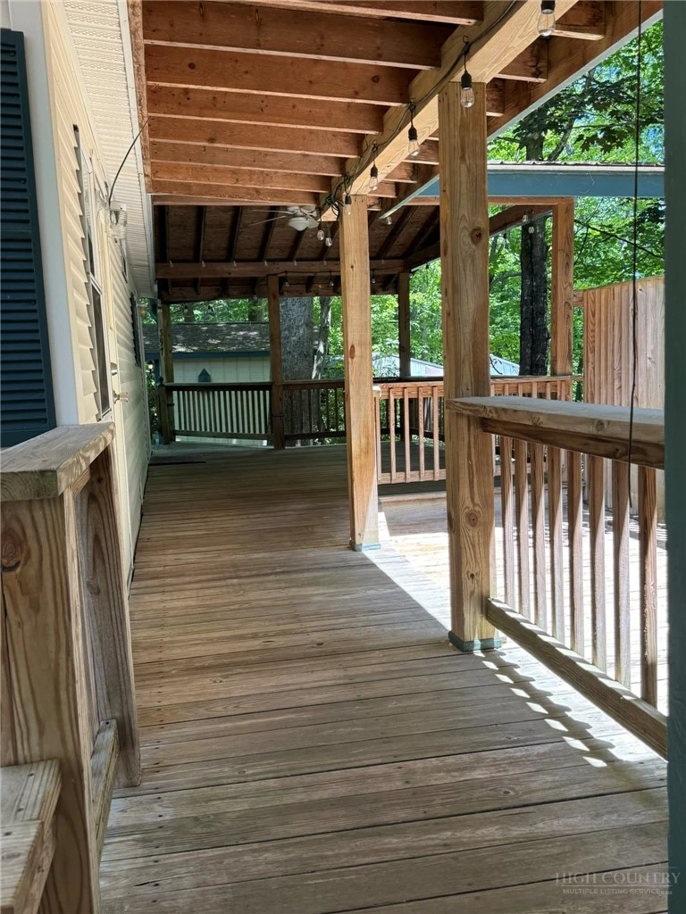 Image number 15 for the current listing