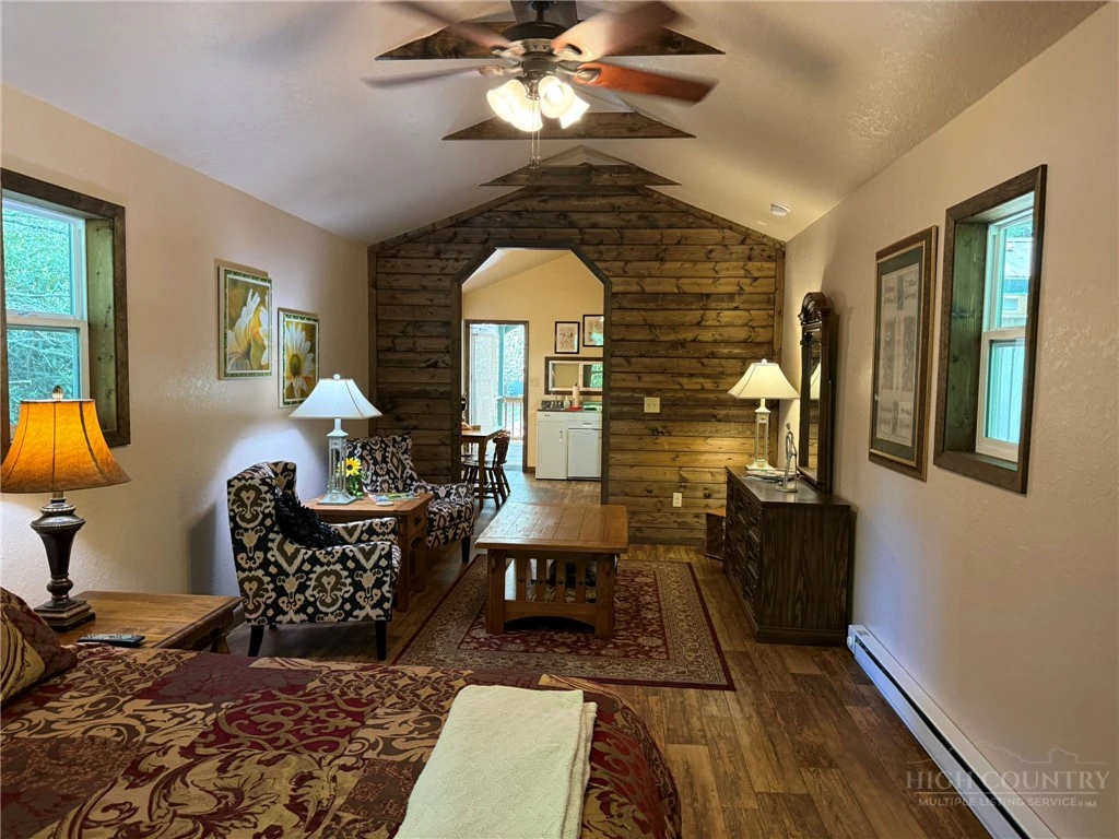 Image number 12 for the current listing