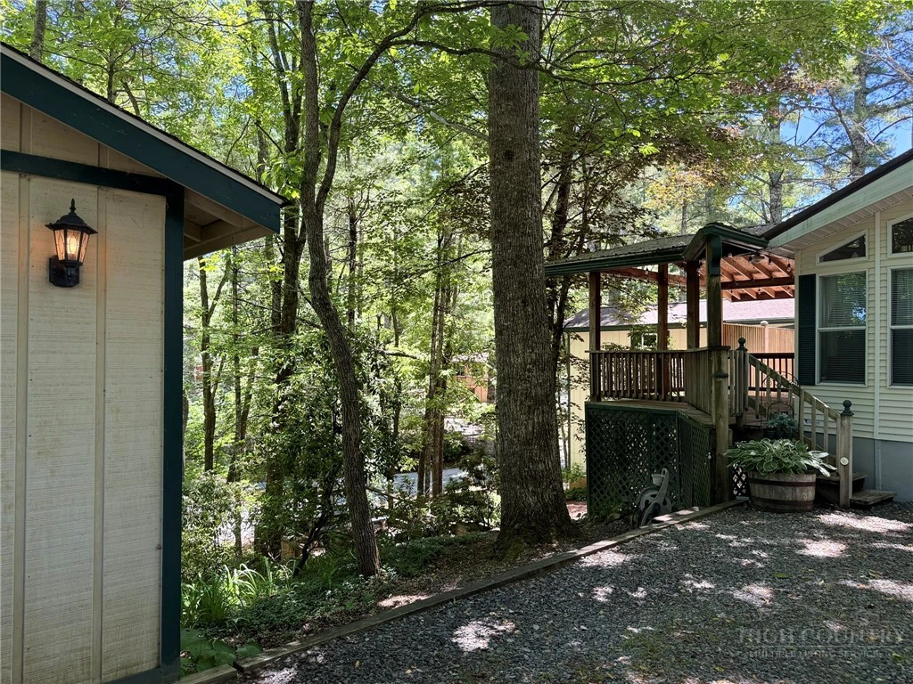 Image number 5 for the current listing