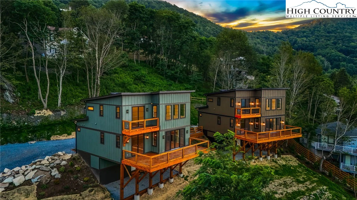 Image number 11 for the current listing