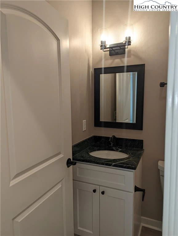 Image number 5 for the current listing
