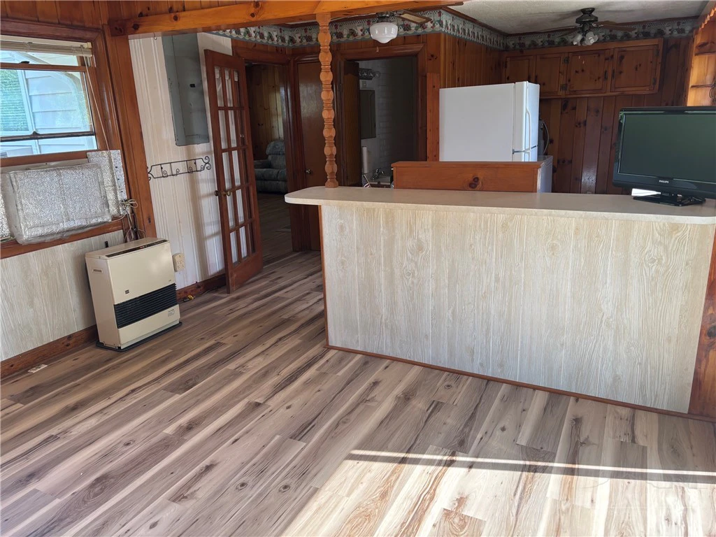 Image number 14 for the current listing