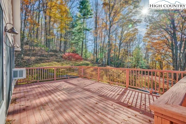 Image number 22 for the current listing