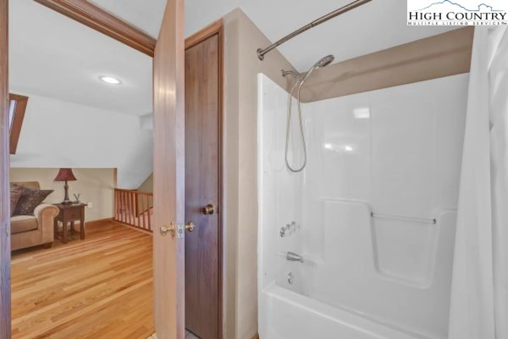 Image number 6 for the current listing