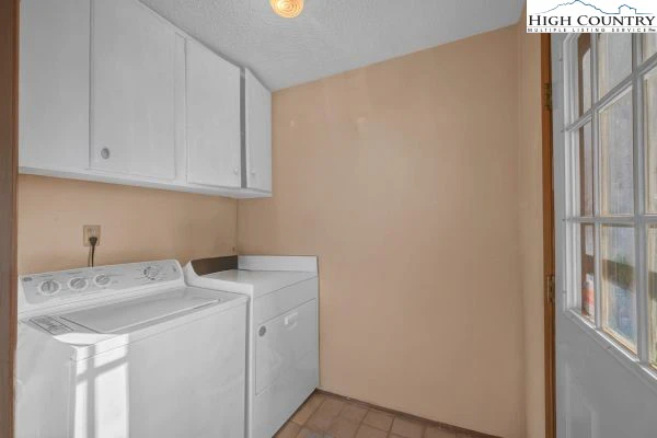 Image number 14 for the current listing