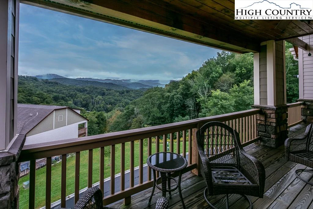 Image number 1 for the current listing