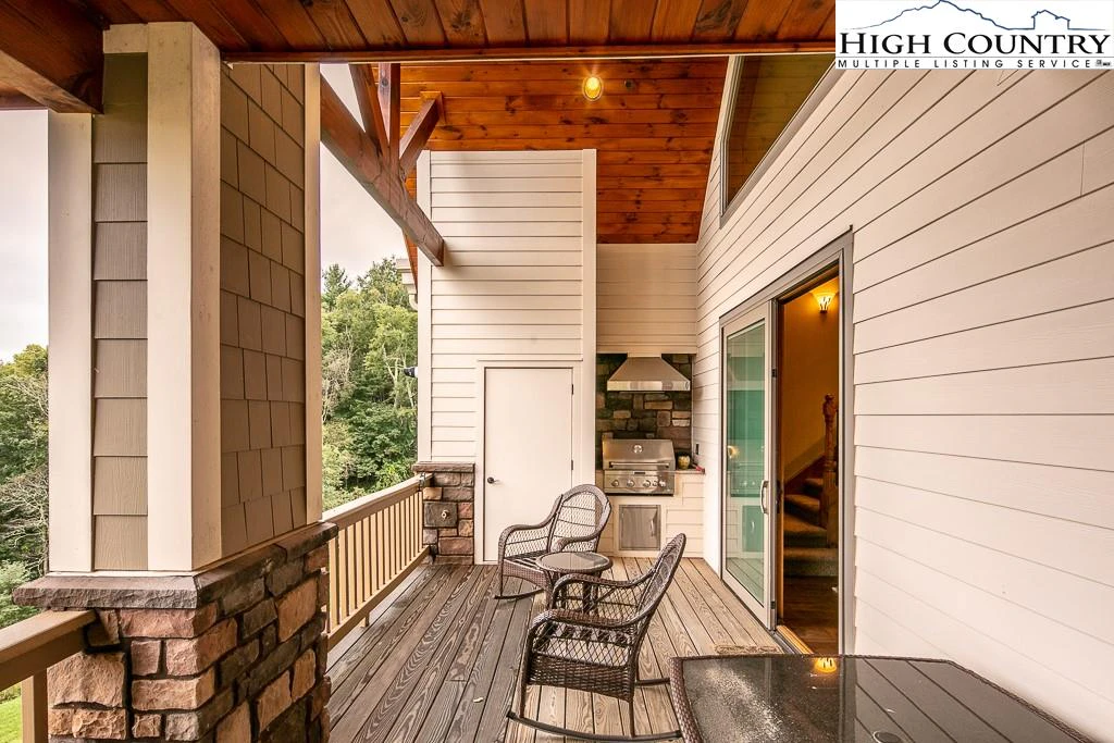 Image number 20 for the current listing