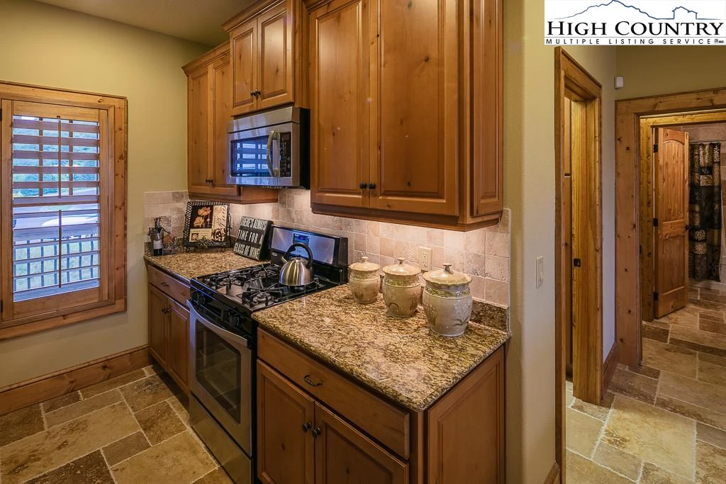 Image number 2 for the current listing