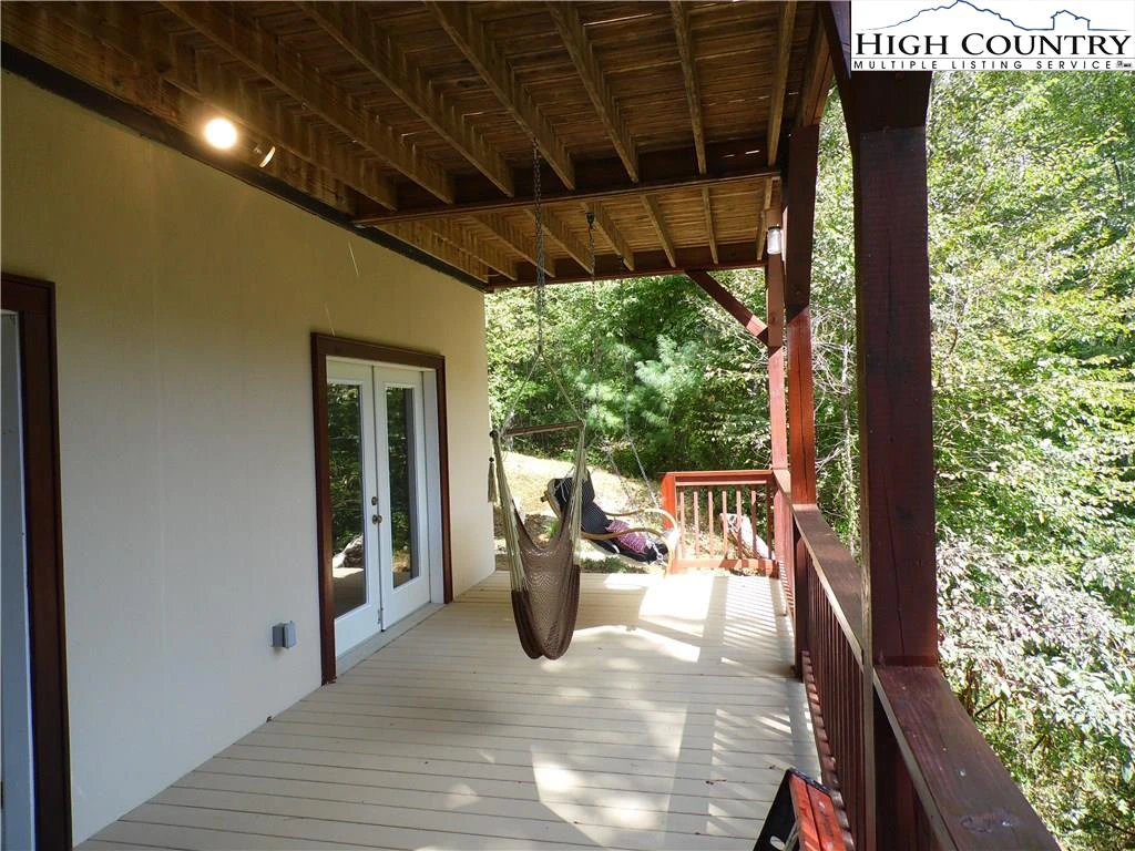 Image number 8 for the current listing