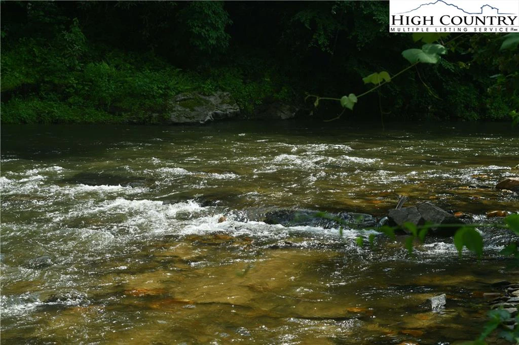 Image number 19 for the current listing