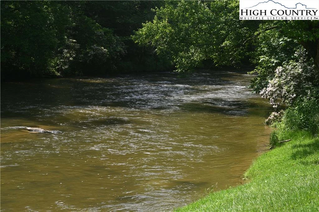 Image number 20 for the current listing