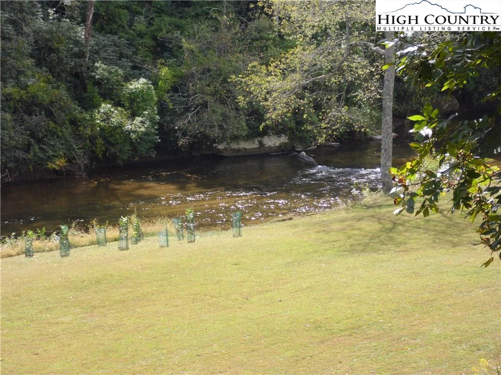 Image number 23 for the current listing