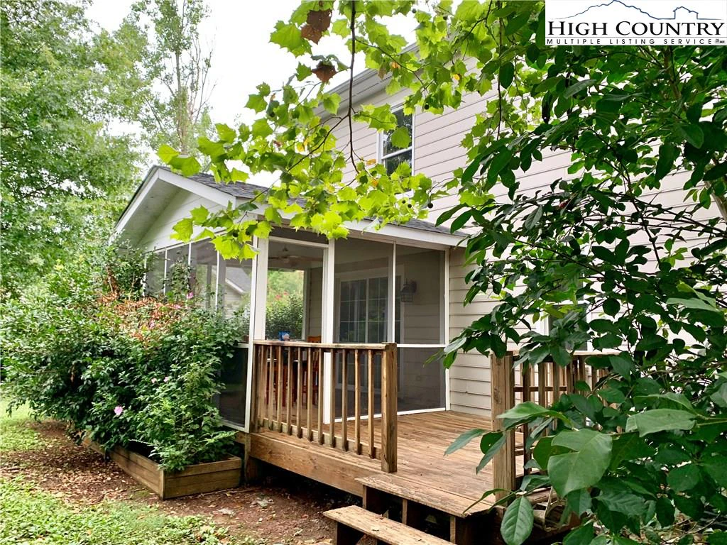 Image number 4 for the current listing