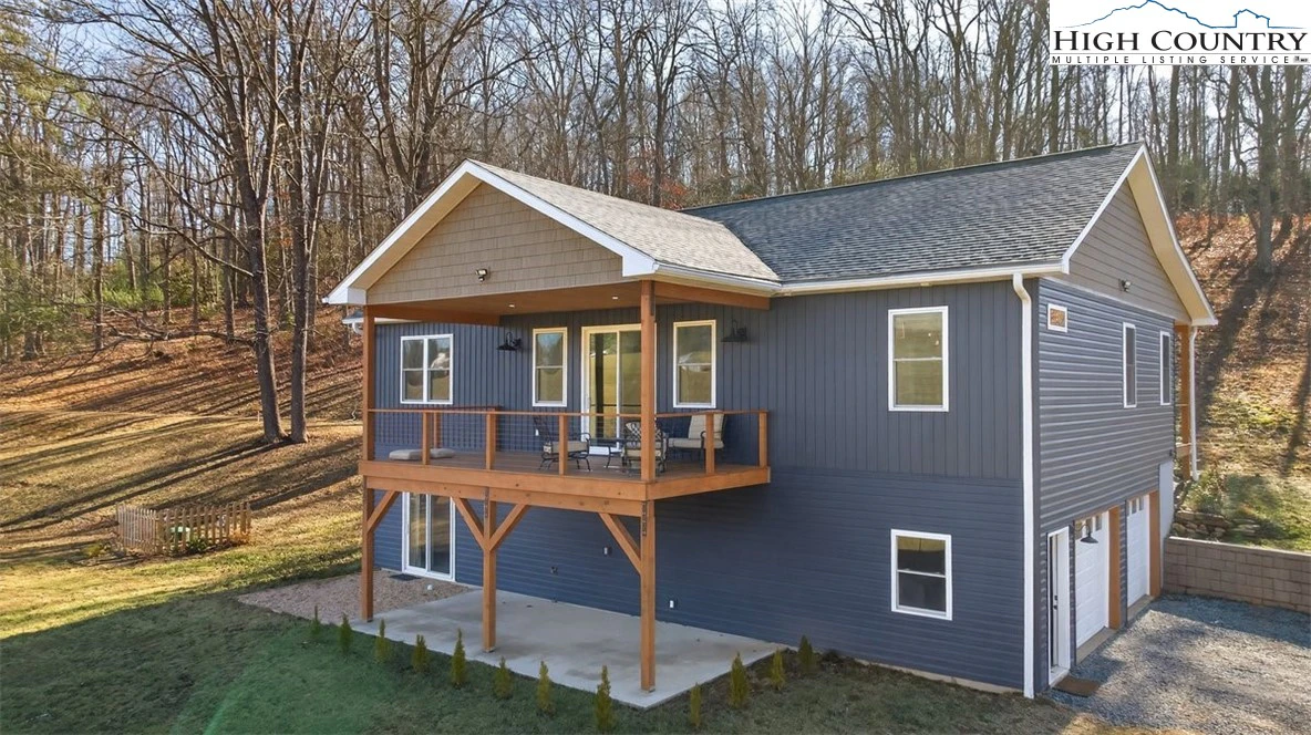 Image number 1 for the current listing
