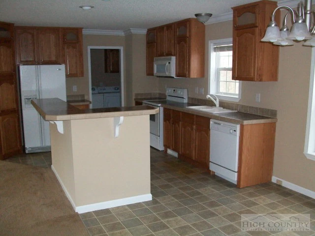 Image number 7 for the current listing