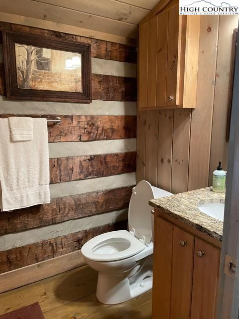 Image number 11 for the current listing