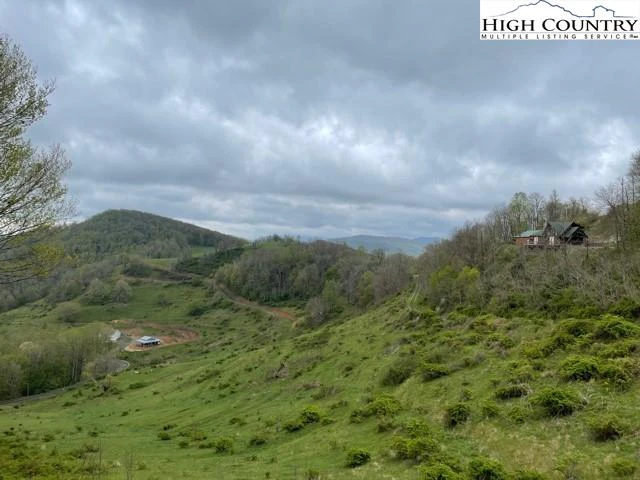 Image number 3 for the current listing