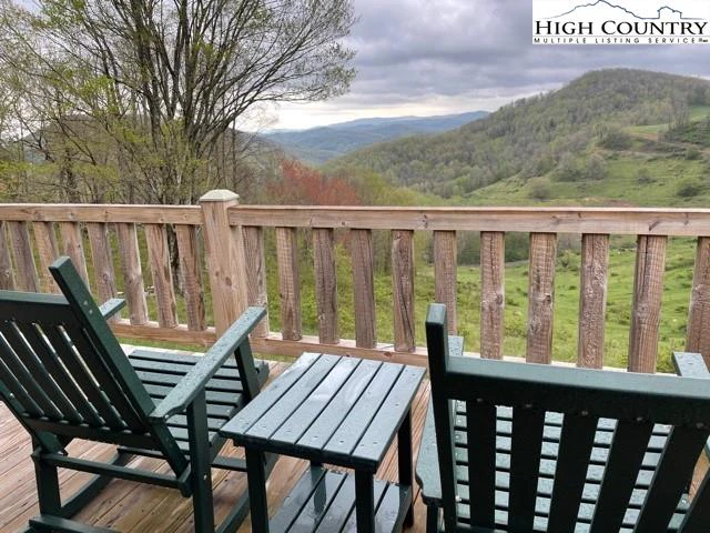 Image number 4 for the current listing