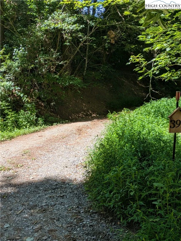 Image number 18 for the current listing