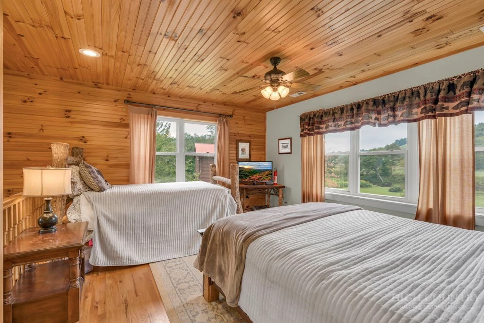 Image number 13 for the current listing
