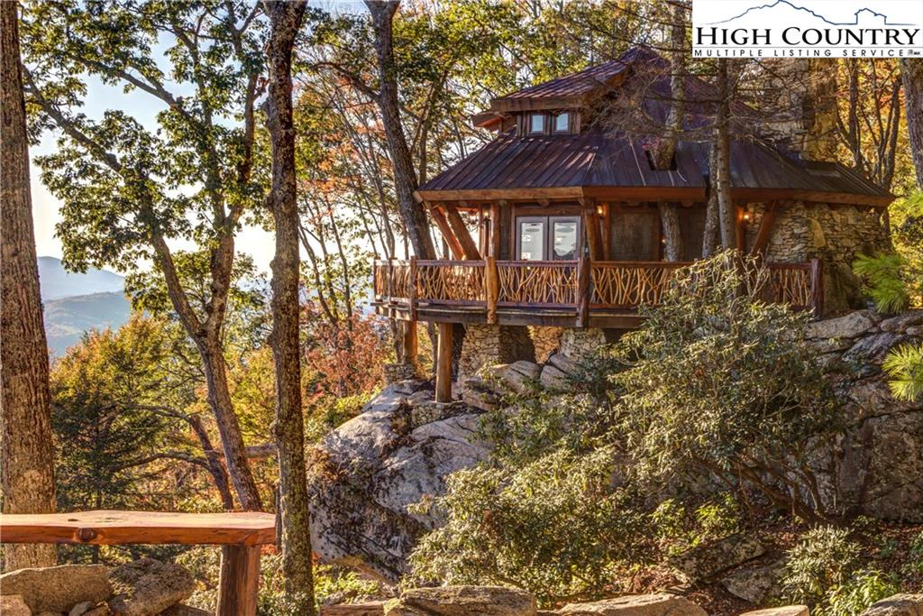Image number 10 for the current listing